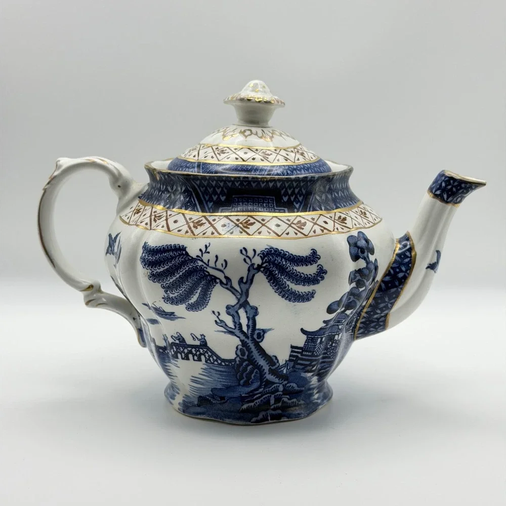 Vintage Booths Real Old Willow A8025 Teapot Blue White Gold Gilt England 6.5